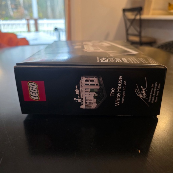 Lego White House Set 21006 - Opened, Retired Product - Picture 12 of 16